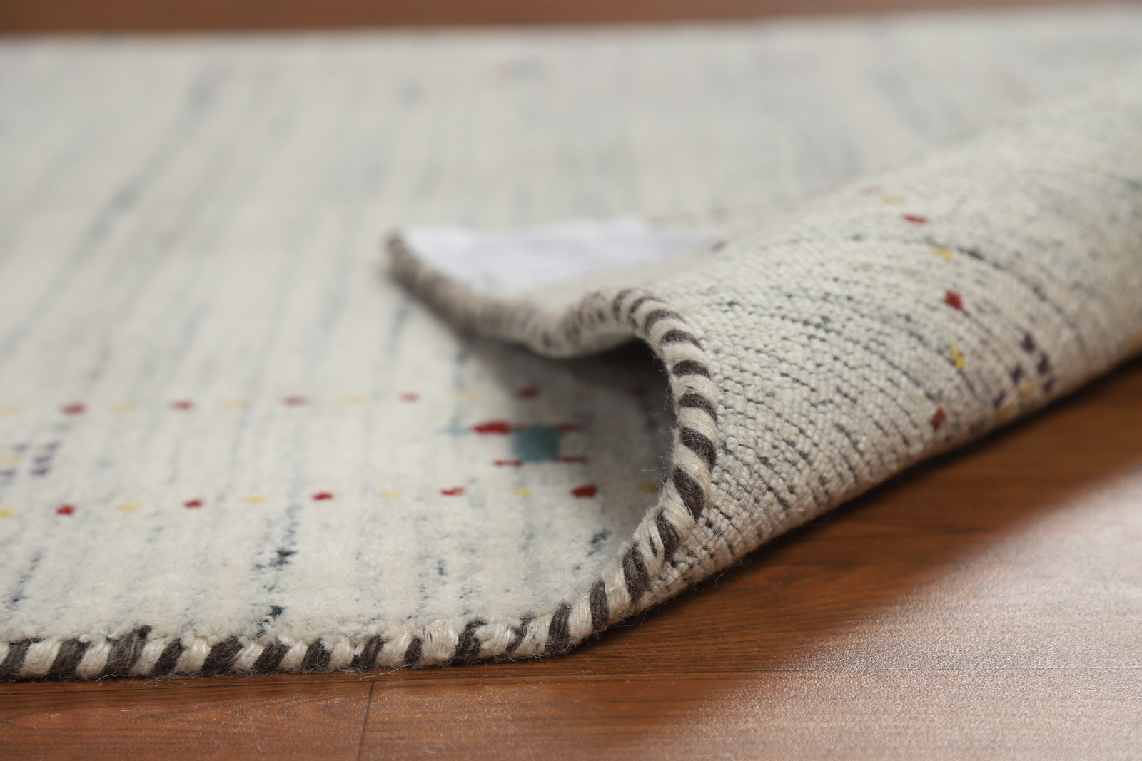 High-quality Ivory Hand-woven Wool Rug Durable Gabbeh Rug 4×6 ft
