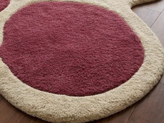 Soft shaggy abstract rug cream and rose pink stone pattern floor carpet.