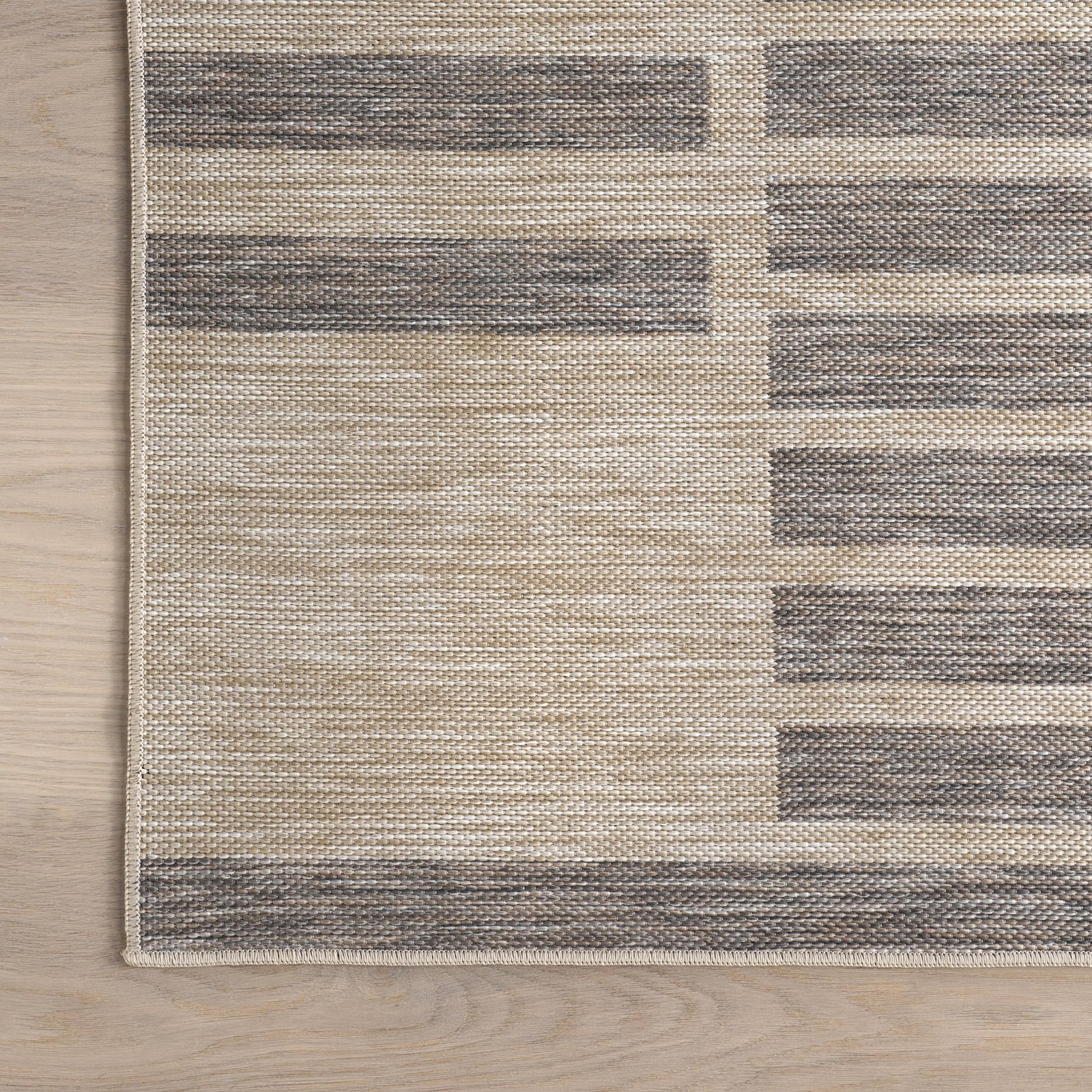 Nuloom Treasure Light Grey/Ivory 67 X 9 Geometric Soft And Cozy High Traffic