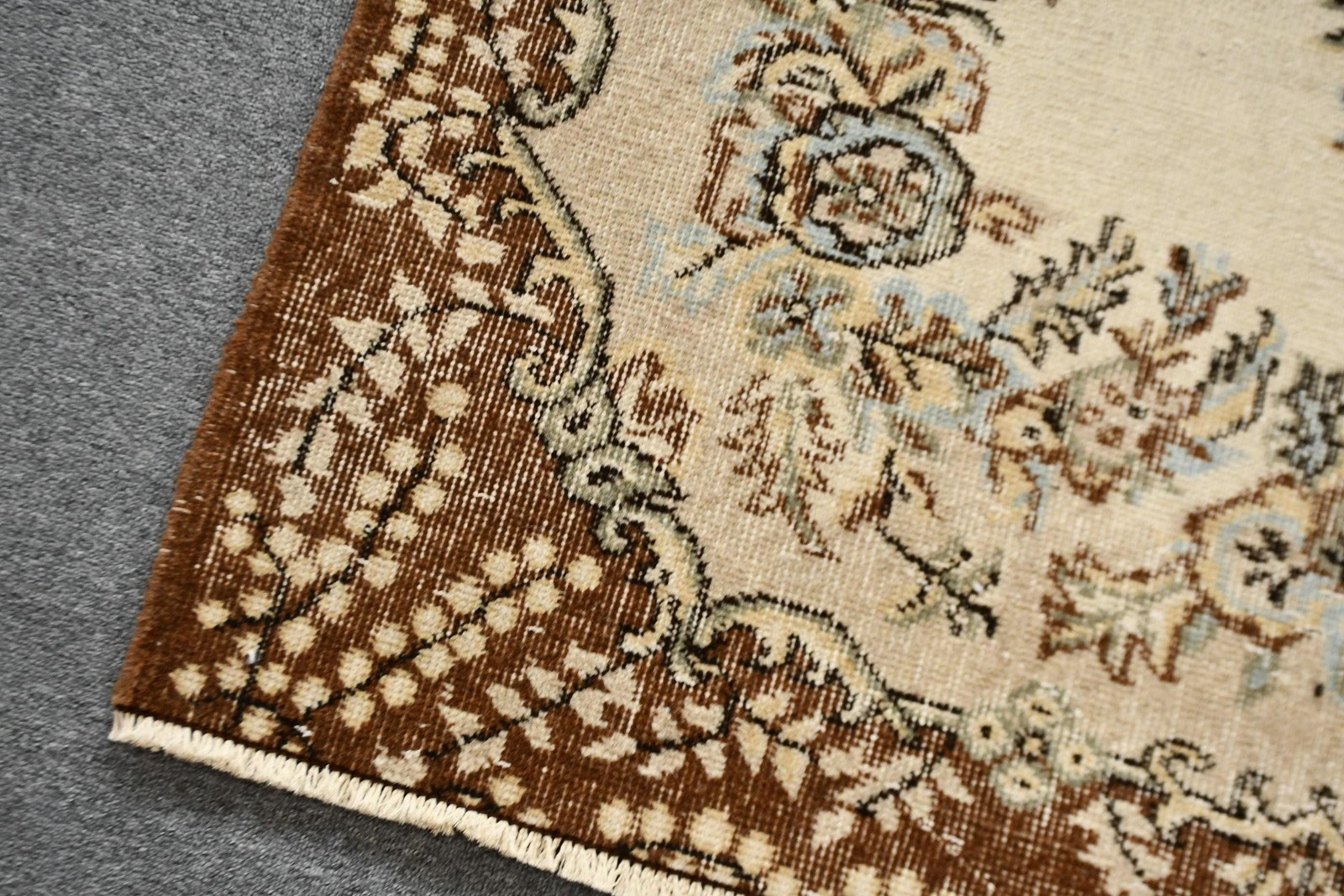 Turkish Area Rug 3,9×6,9 ft, Brown White Striped Rug Wool