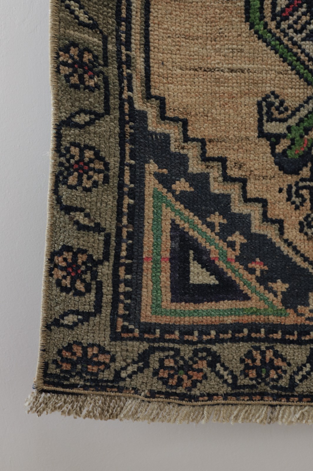 Oushak Mini Rug 2×3 ft, Vintage Wool Area Rug, Handmade Anatolian Rug,Wool Door