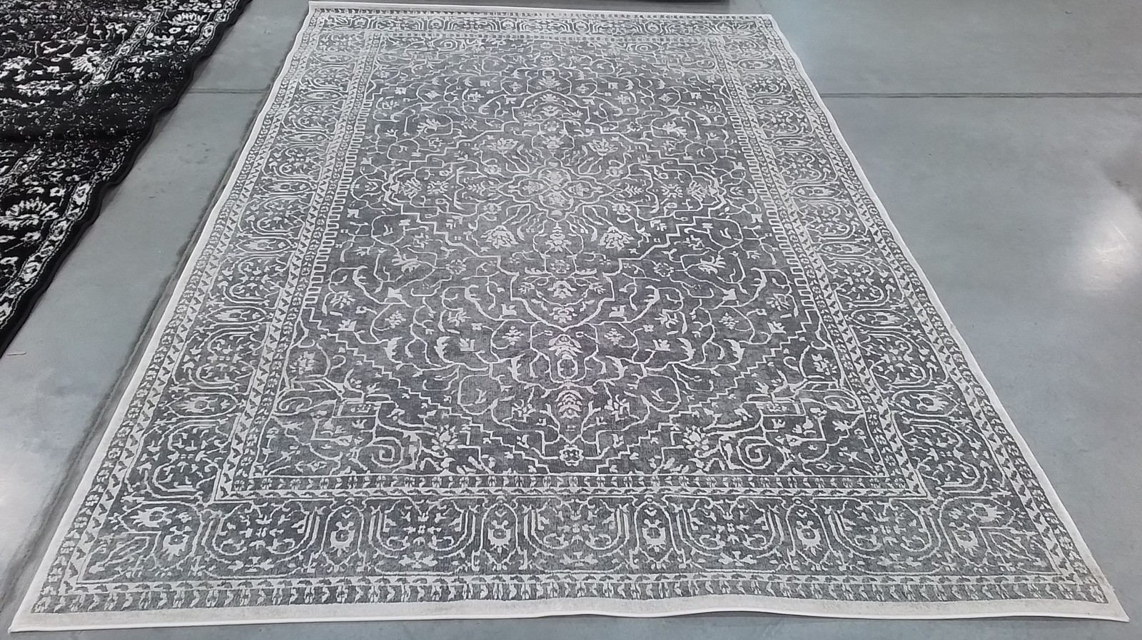 DK GREY / CREAM 6′-0″ x 9′-0″ Back Stain Rug, Reduced Price 1172808298 RFT670B-6