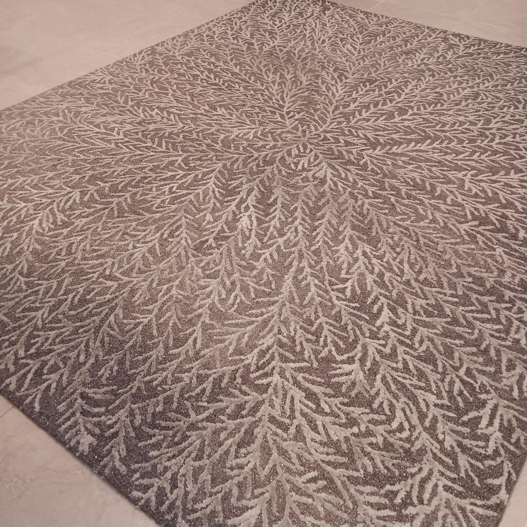 8 X 10 RUG, GREY BACKROUND & LIGHT SAGE GREEN CORAL LEAF DESIGN LN $130 OCALA FL