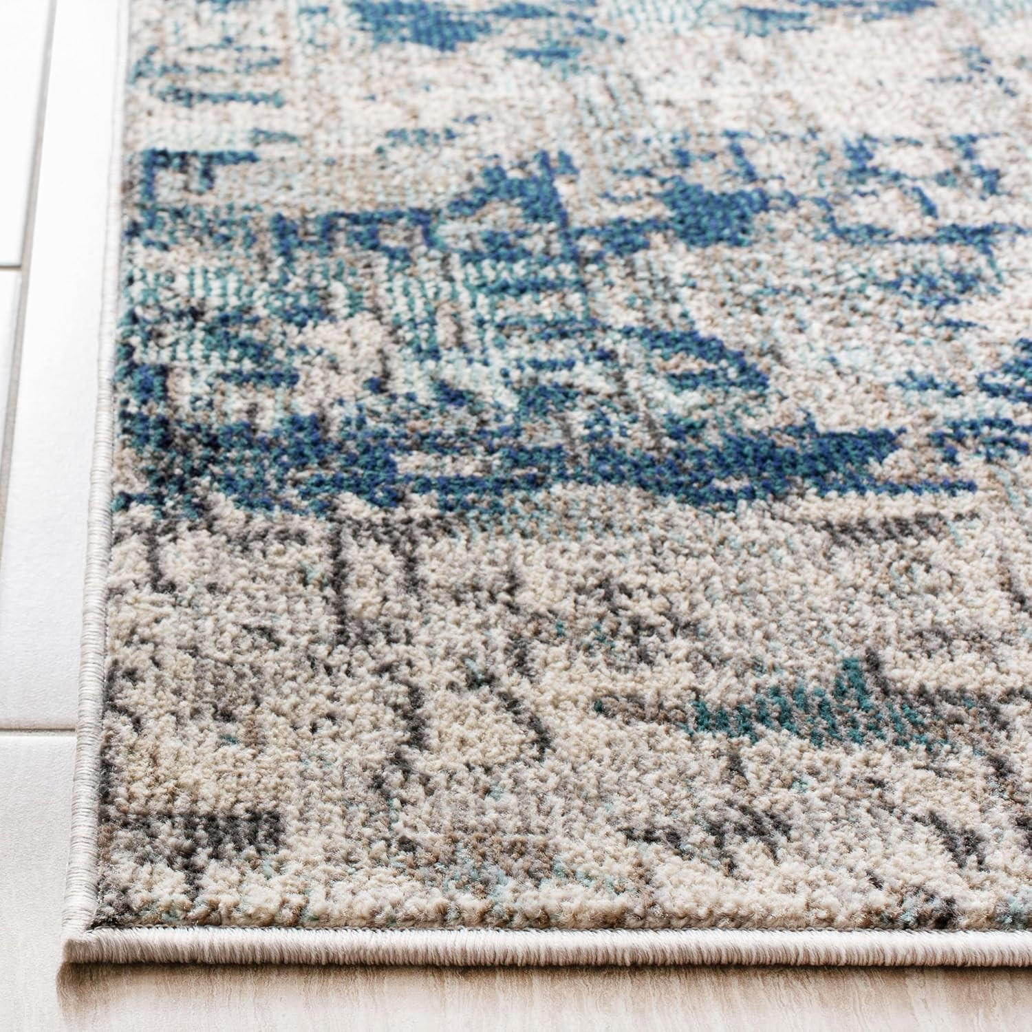 SAFAVIEH Madison 6′ x 9′ Grey & Blue Abstract Area Rug, Easy Care, Non-Shedding