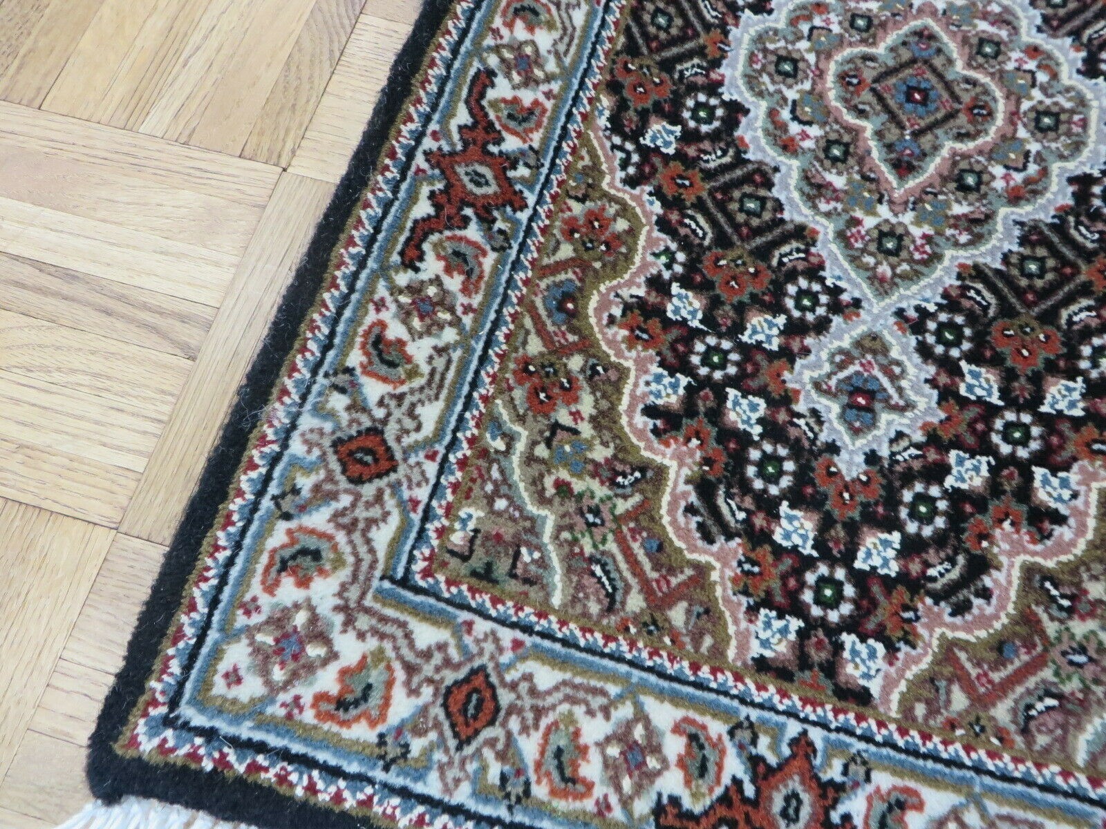 1’3 x 2’1 Hand Knotted Fine Black Mahi Tabrez Rug Wool & Silk G9545