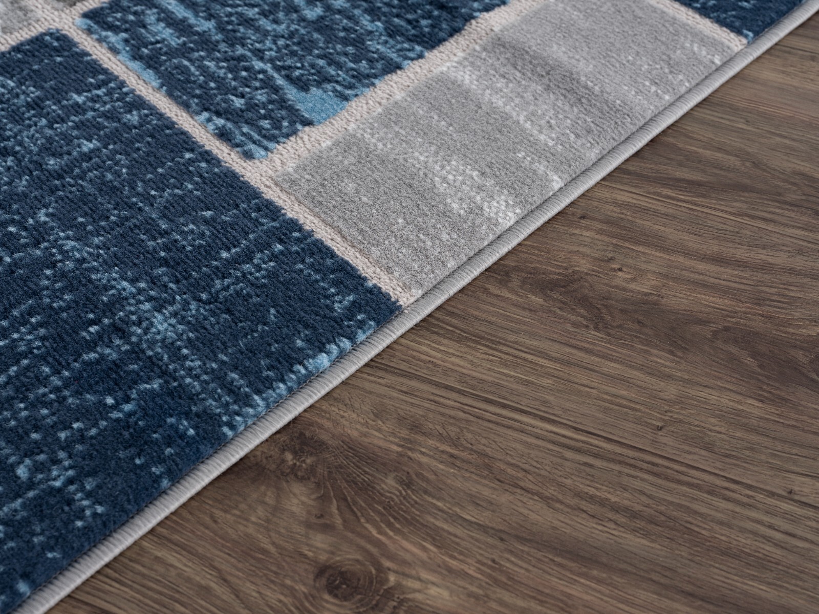L’Baiet Verena Blue Geometric 5 ft. x 7 ft. Area Rug