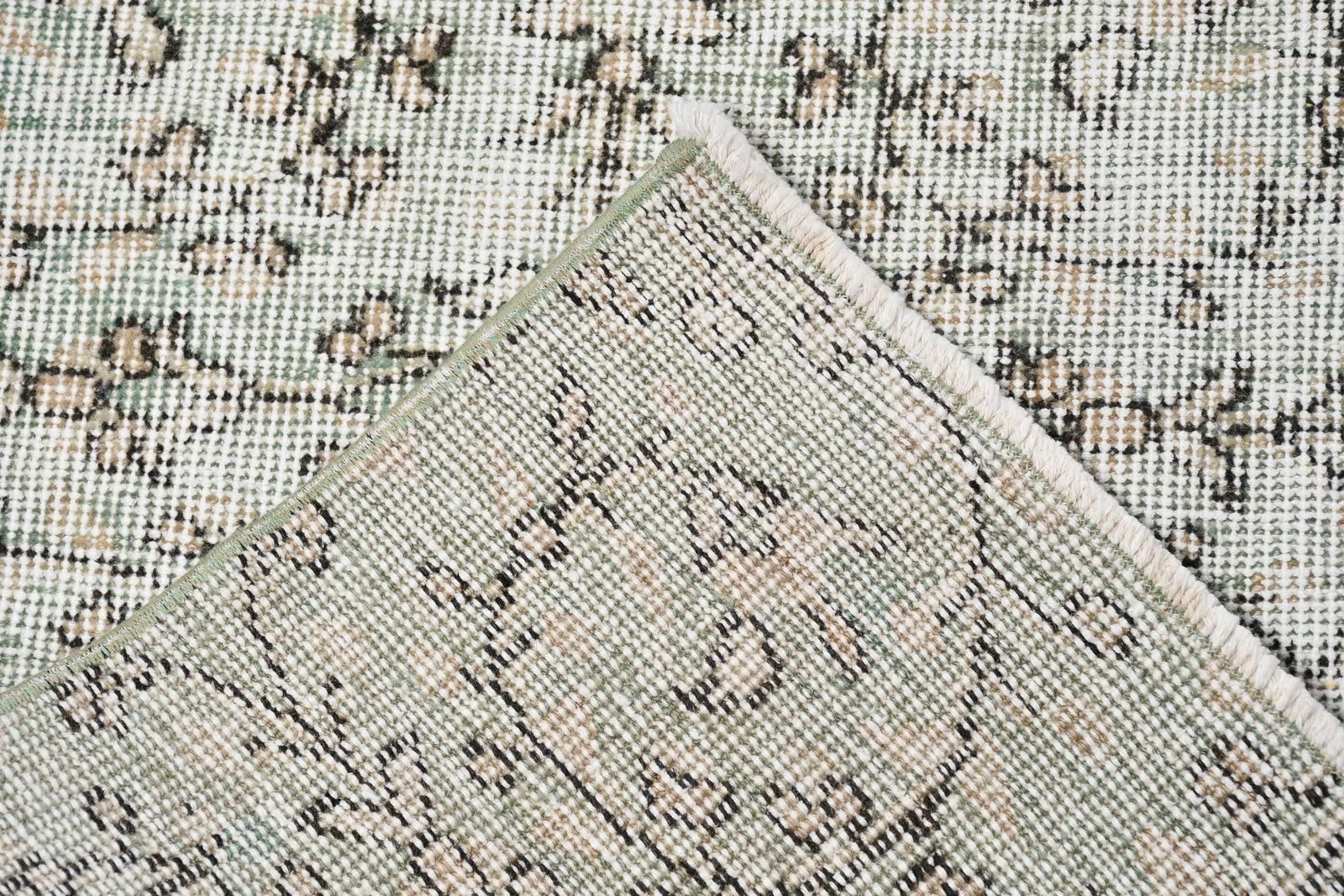 Vintage Area Rug 3,8×6,6 ft (116×201 cm), Turkish Green Camouflage Wool Rug