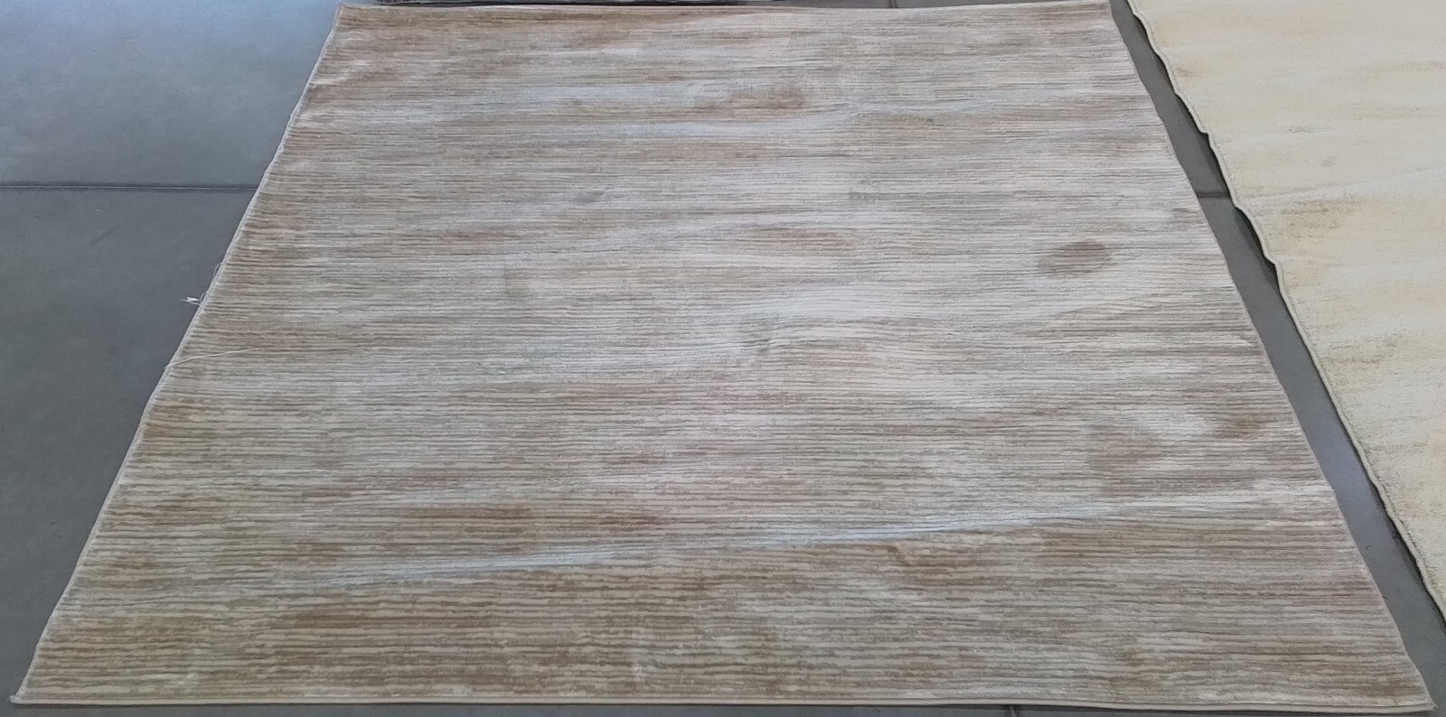 CREME 6′-7″ x 6′-7″ Back Stain Rug, Reduced Price 1172775618 VSN606F-7SQ