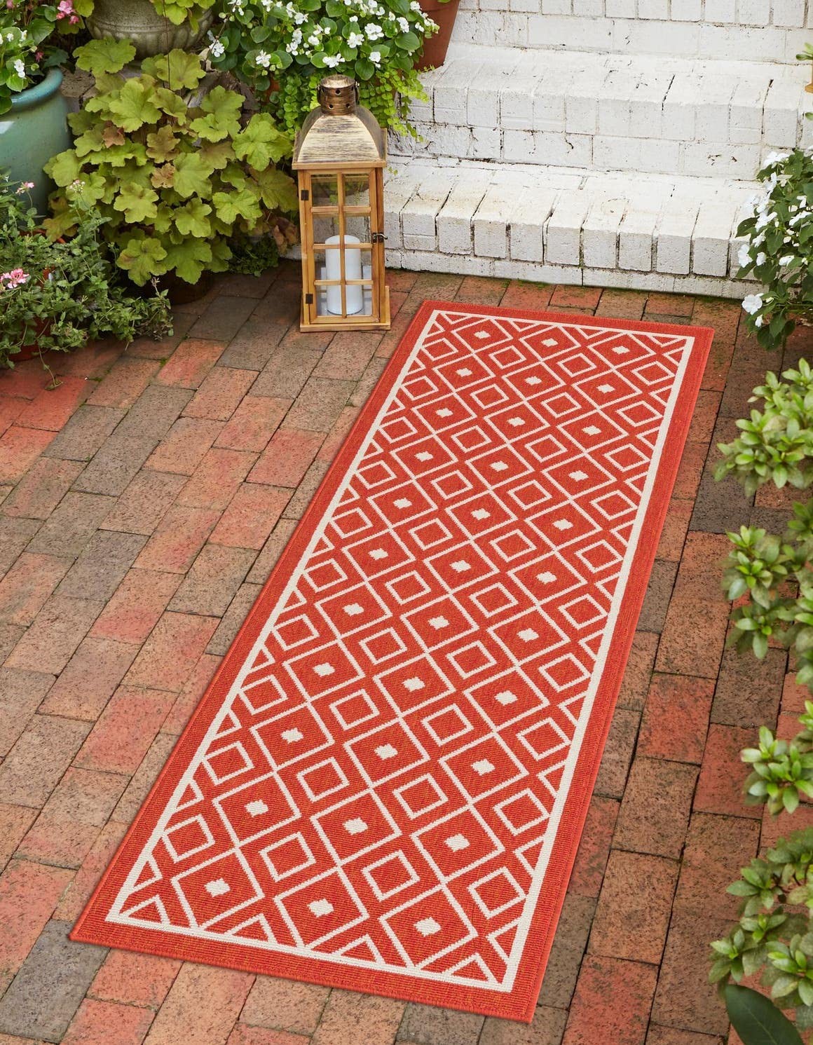 Outdoor Trellis Collection Area Rug – Kafes (2′ x 6′ 1″ Runner, Rust Red/ Ivory)