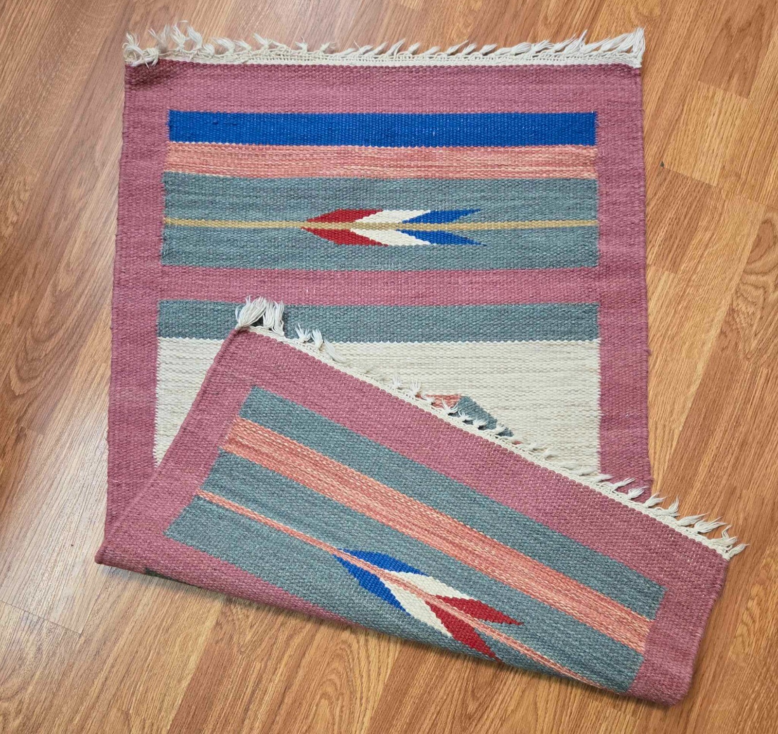 36×23.5″ Multi Colored Traditional Cotton Rug