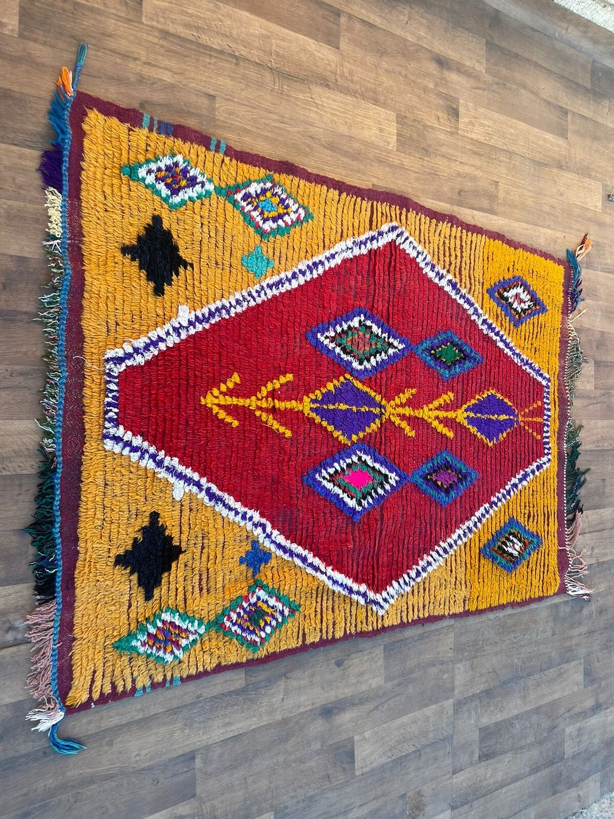 5,7X4FT ,Magnifiques tapis Azilal en jaune et rouge, tapis Azilal jaune, tapis