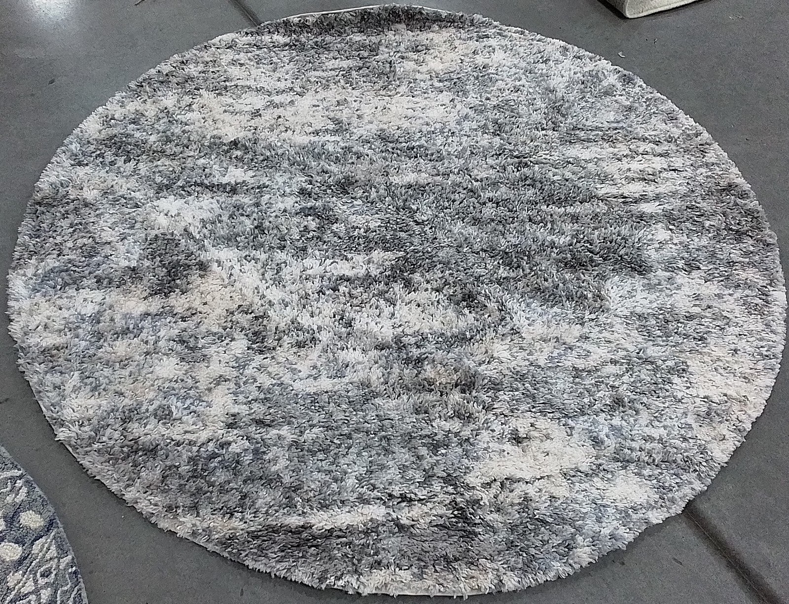 GREY BLUE / CREAM 5′-3″ x 5′-3″ Flaw in Rug, Reduced Price 1172804257 BER219G-5R