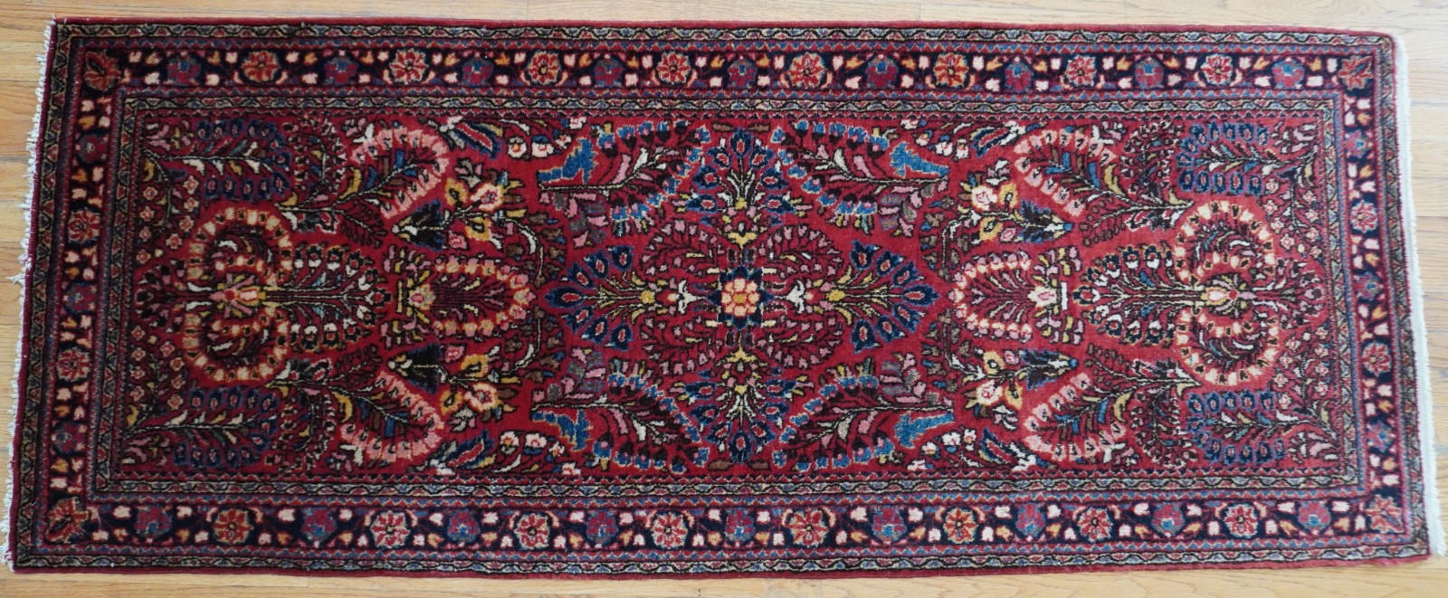 2’7″ x 6’7″ Antique Saroukk Hand Knotted Wool Oriental Rug Excellent
