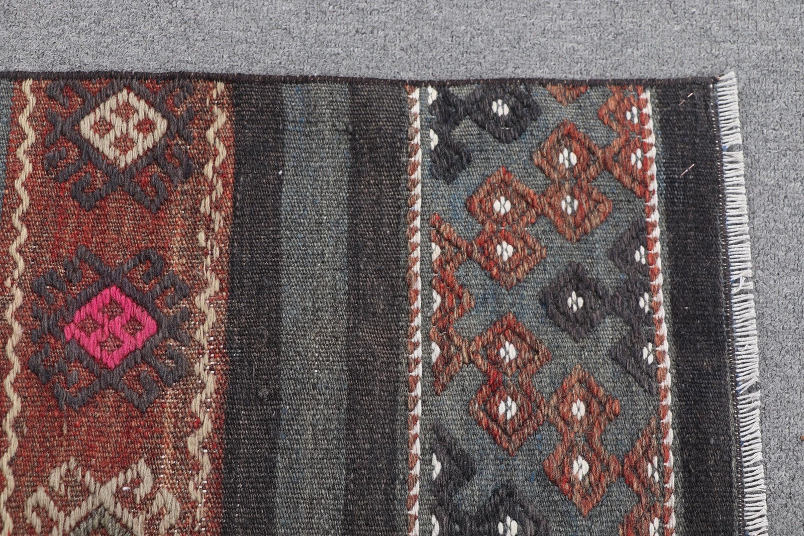 Turkish Area Rug 3,9×6,8 ft (119×207 cm), Kilim Gray Vintage Rug