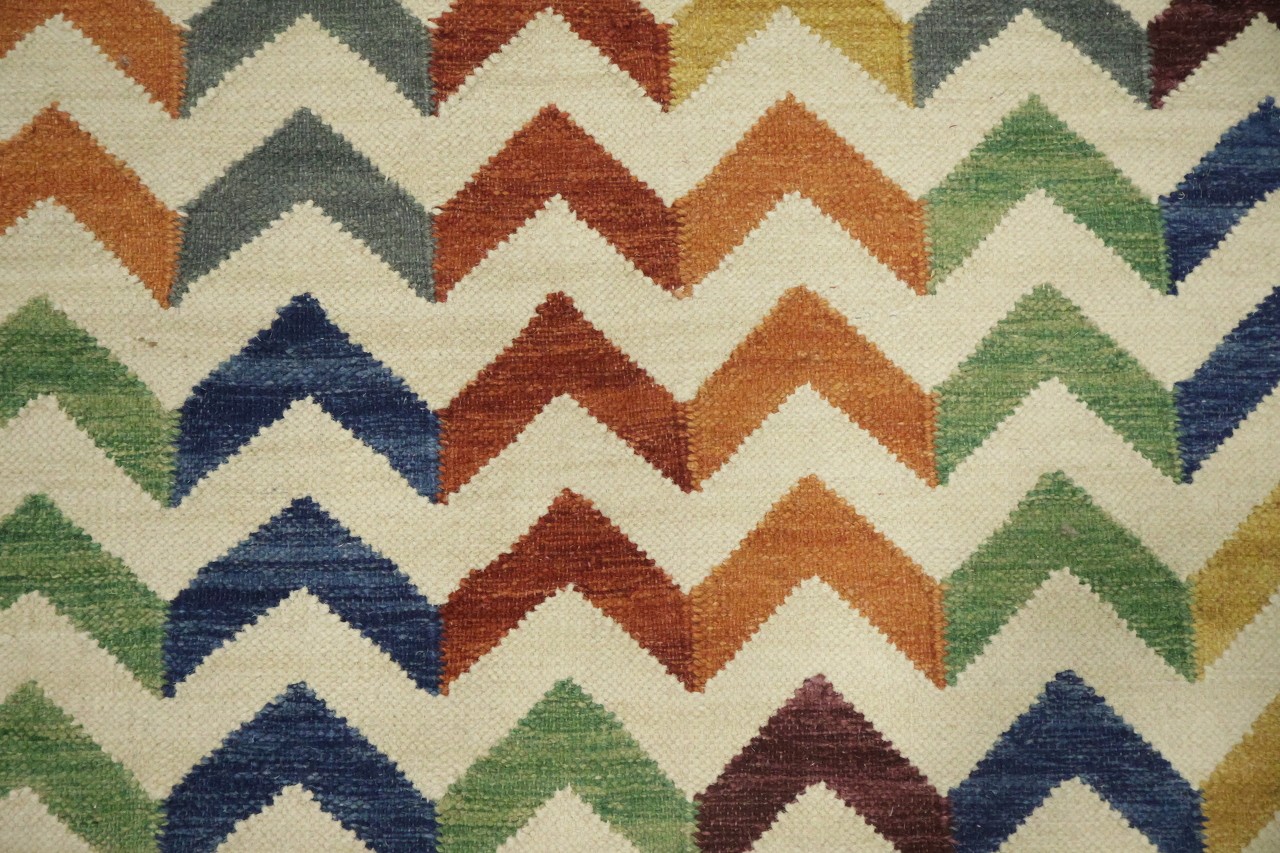 Modern 5×8 Chevron Pattern Area Rug in Bright Multicolor