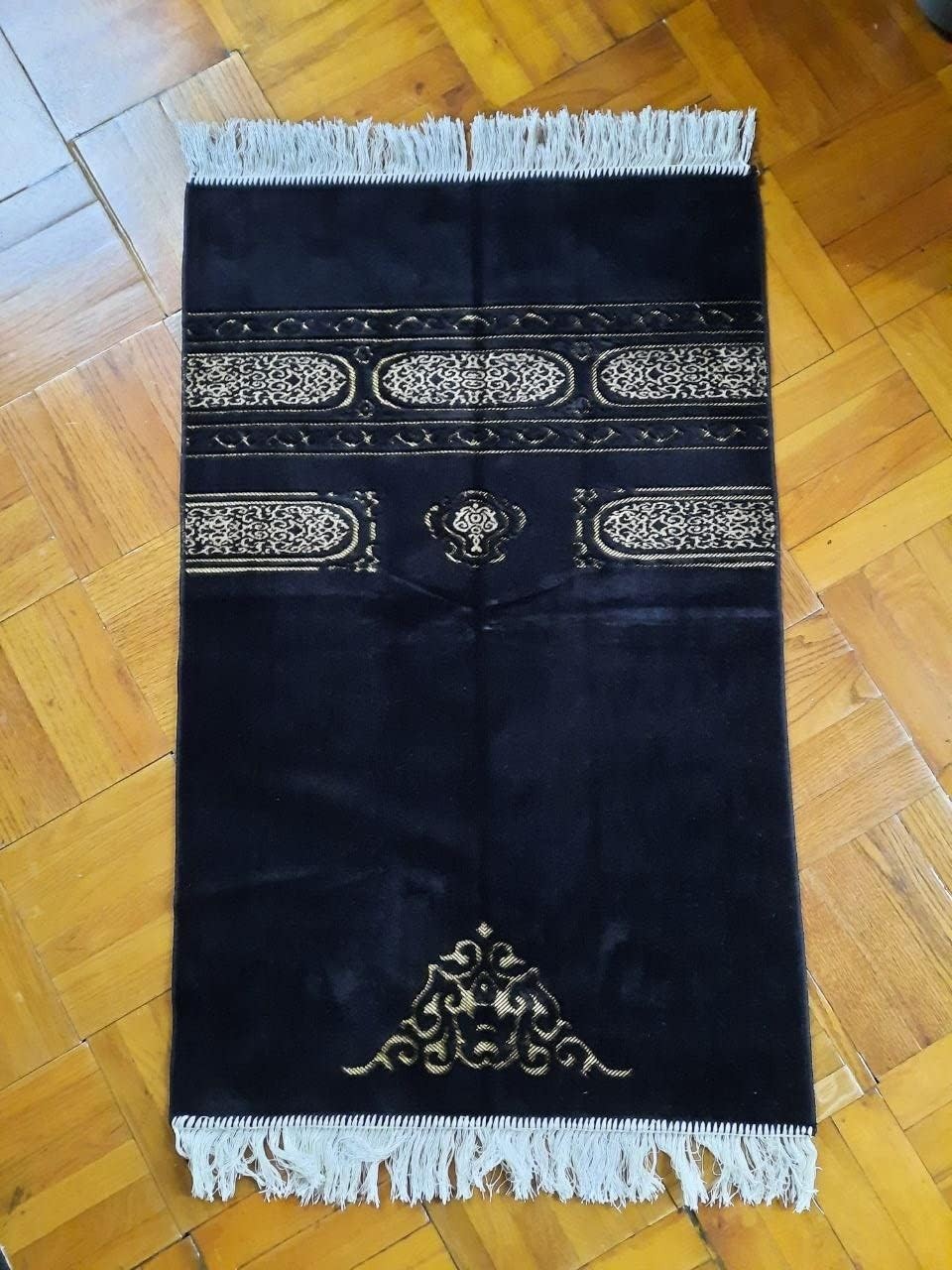 Prayer Mat/Rug – Janamaz – Sajda – سجادة صلاه – جائے نماز – نماز آسنوں – प्रा…