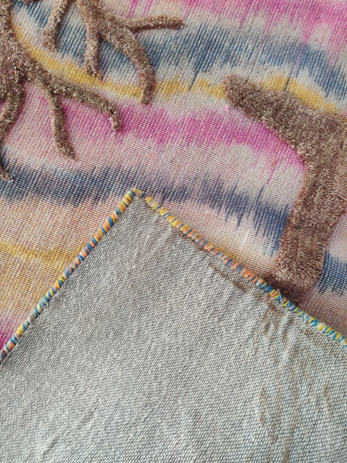 Pre-owned 5 x 8 ft Handmade woven Area Rug 100% Wool Multi Tree