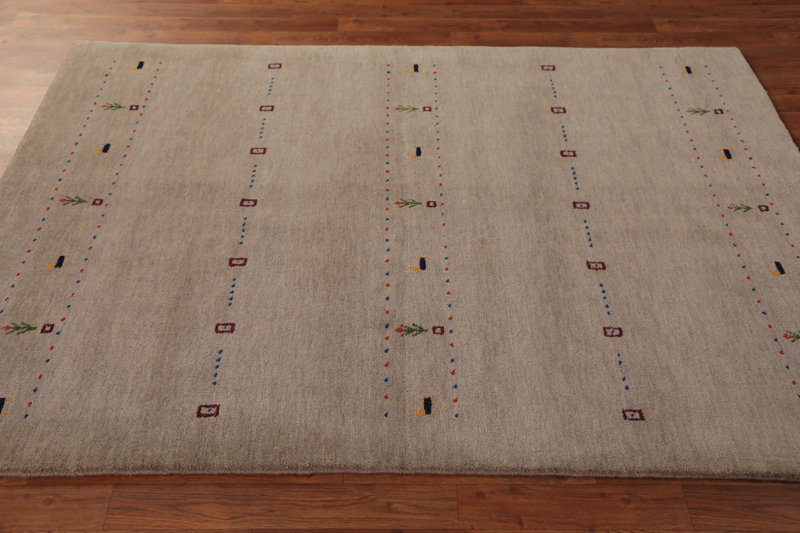 Classic Gabbeh Beige Wool Tribal Accent Rug – Timeless Beauty 6′ 7″ x 4′ 8″