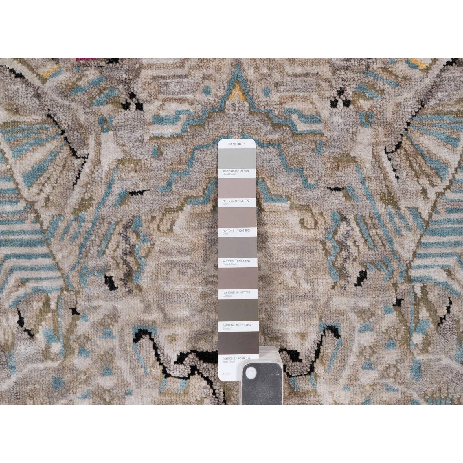 5’1″x7’1″ Onyx Black Maharaja Lion Wool & Silk Hand Knotted Oriental Rug R92086