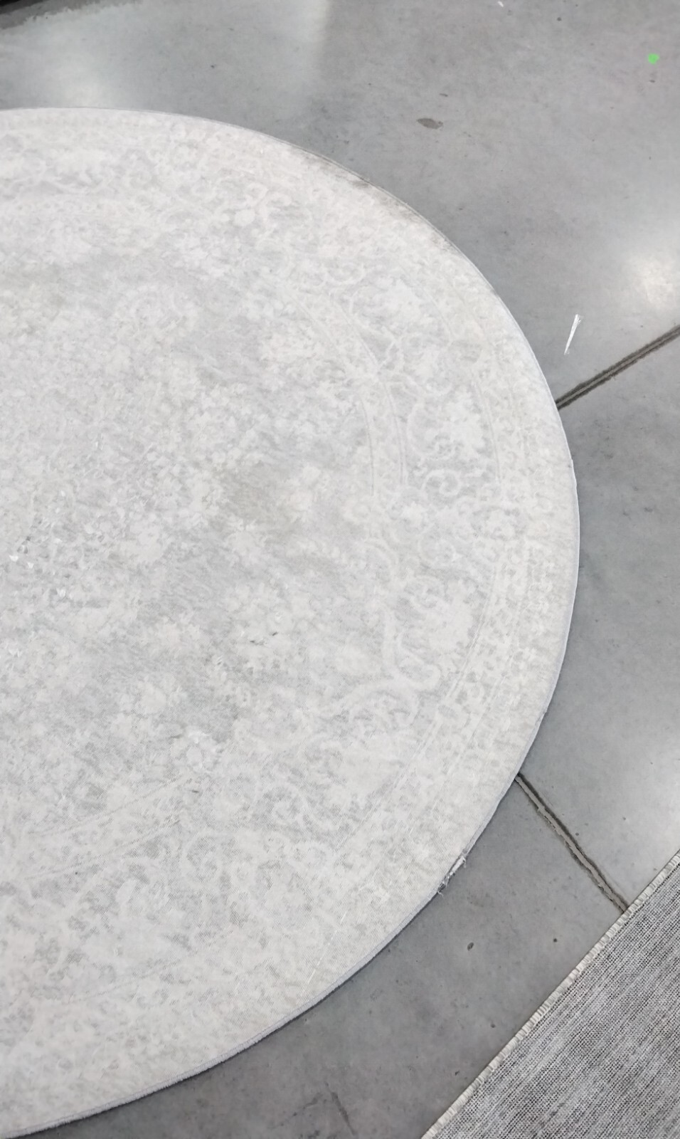 DK GREY / CREAM 6′-7″ X 6′-7″ Back Stain Rug Reduced Price 1172719427 RFT664B-7R