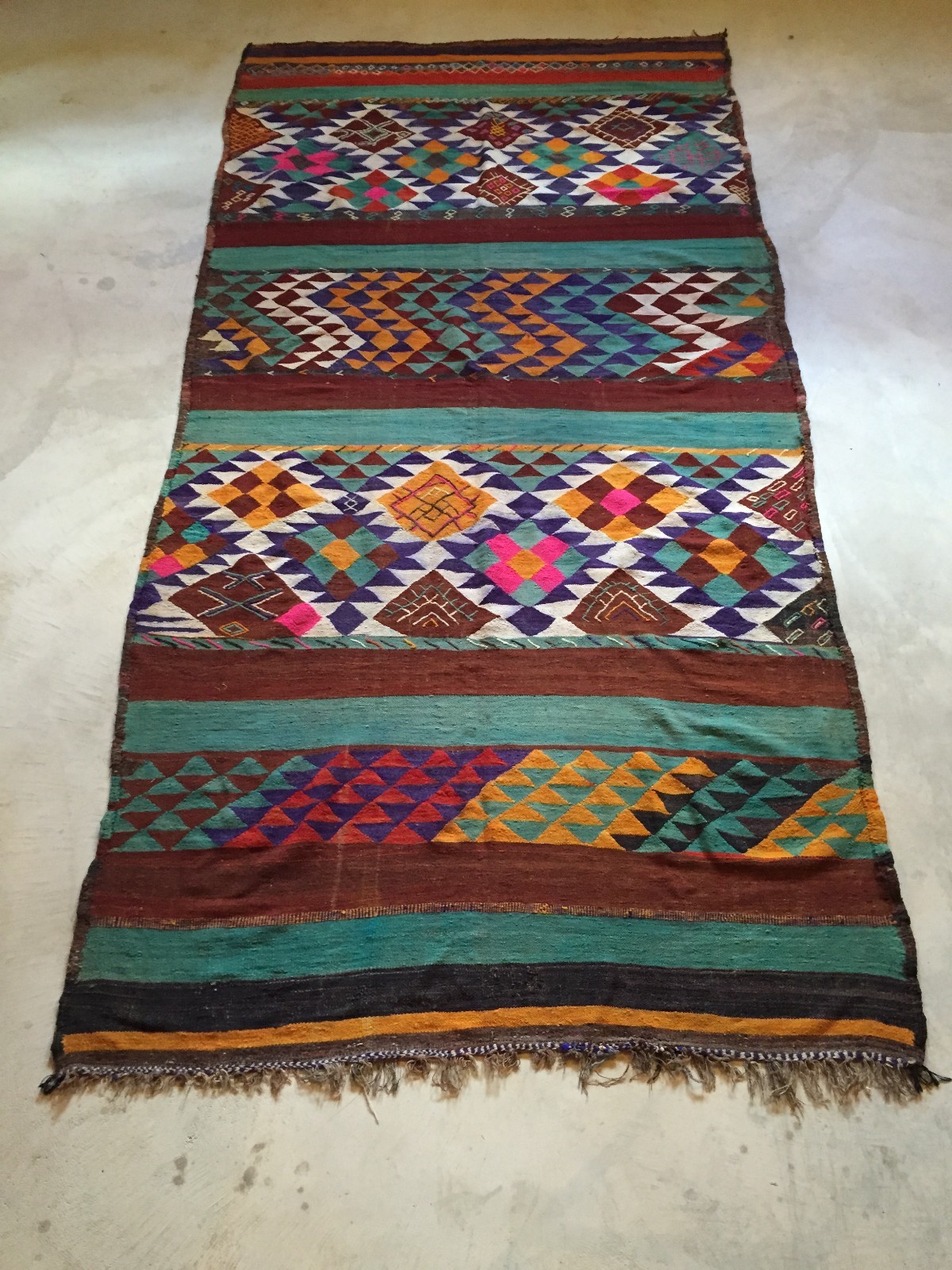 Vintage Moroccan Kilim Rug 1960’s  5’6″x11’4″