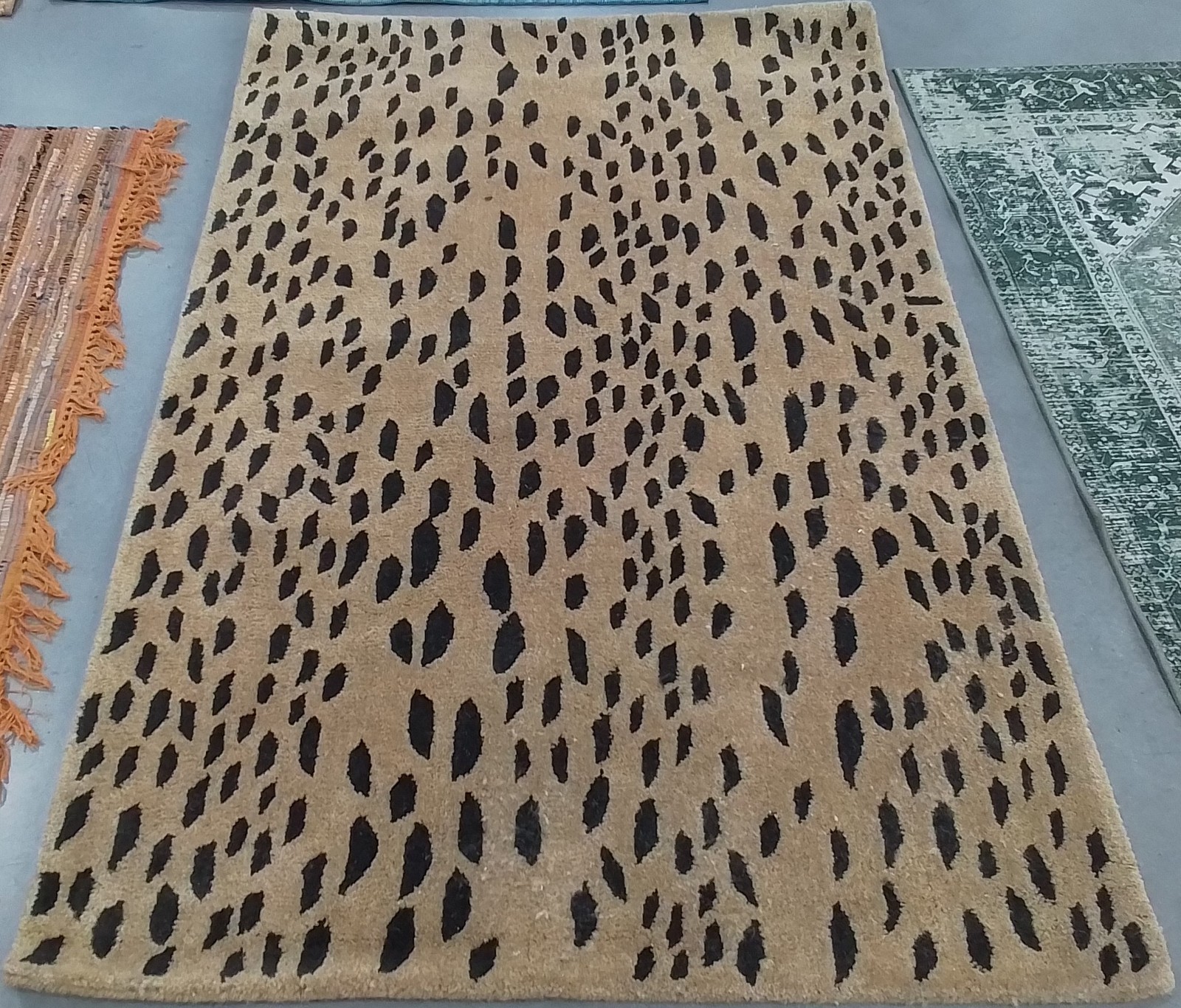 BEIGE / BROWN 3′-6″ x 5′-6″ Flaw in Rug, Reduced Price 1172807370 SOH721A-4