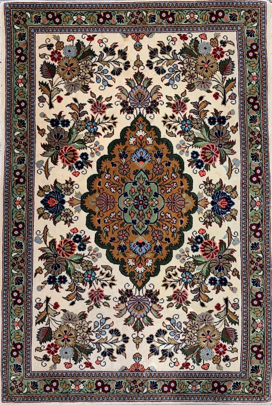2’2″x3′ Very Fine Hand-Knotted 100% Wool Qume Rug