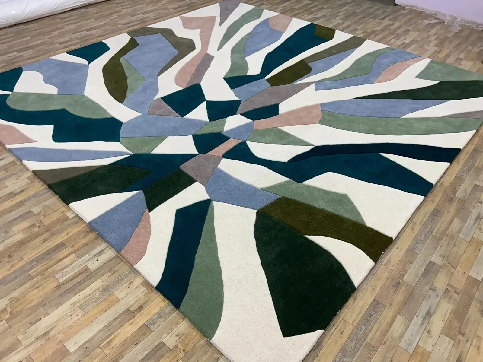 Modern Abstract Wool Area Rug Hand Tufted Contemporary Living Room Carpet