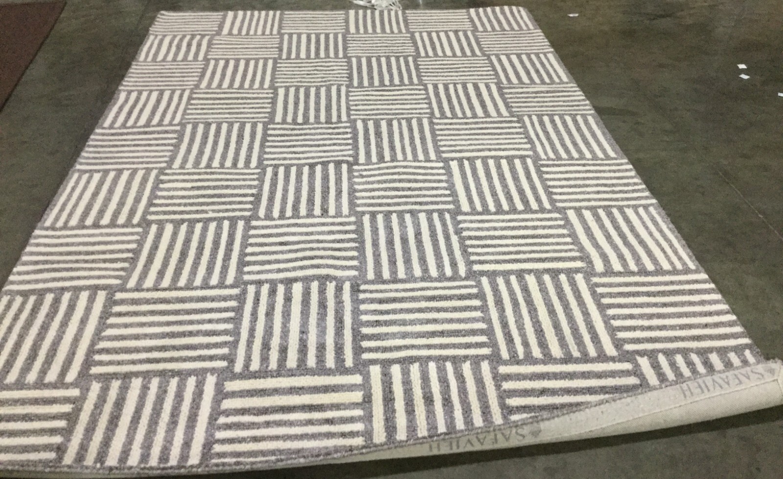IVORY / DARK GREY 6′ X 9′ Back Stain Rug, Reduced Price 1172662849 ABT602A-6