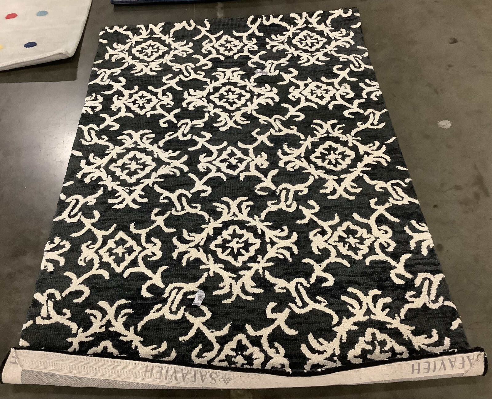 BLACK / IVORY 4′ X 6′ Flaw in Rug, Reduced Price 1172663381 BLM104Z-4