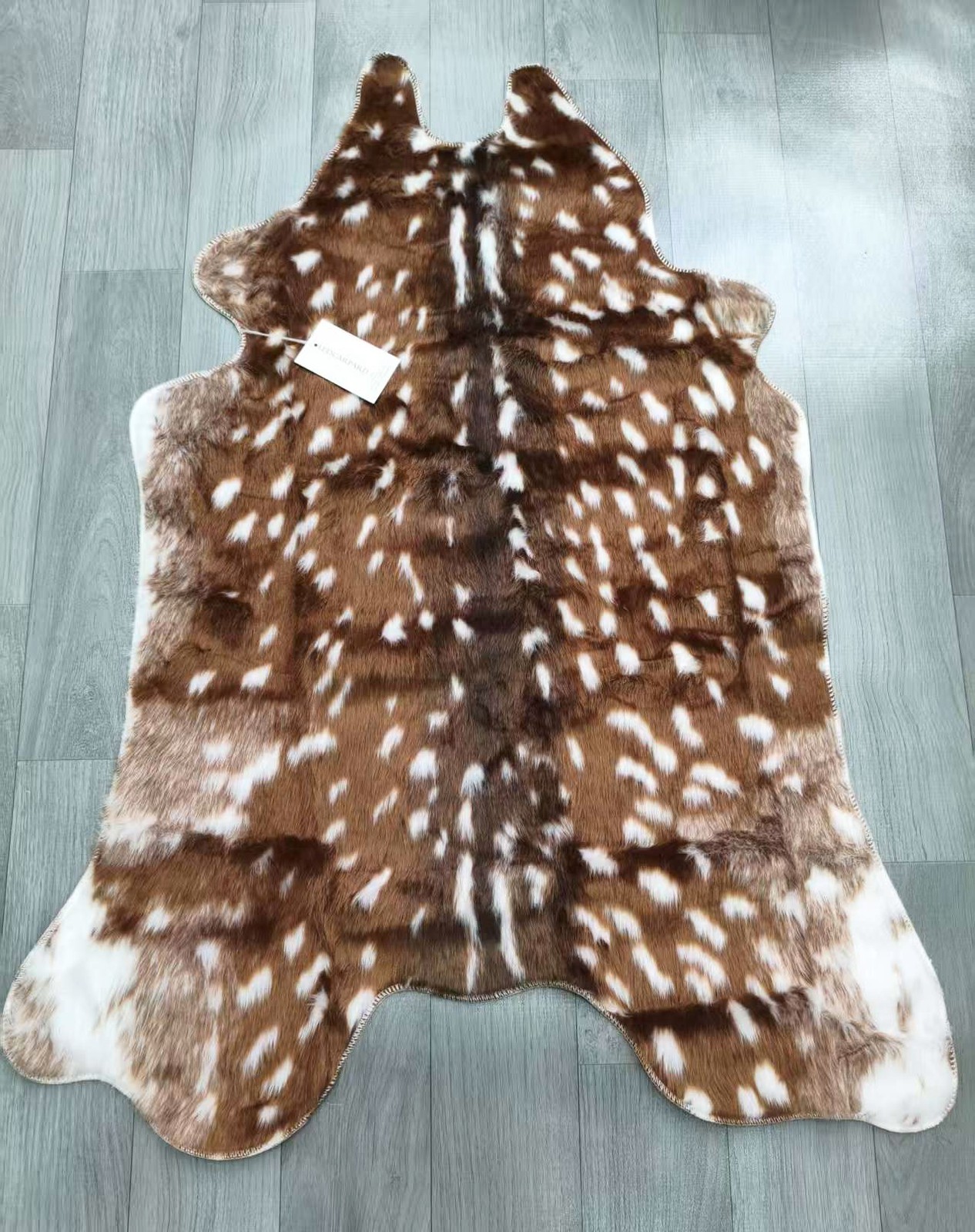 LEOCARPARD Sika Deer Print Area Rug Faux Animal Cowhide Carpet Decor 41.3×35.4in