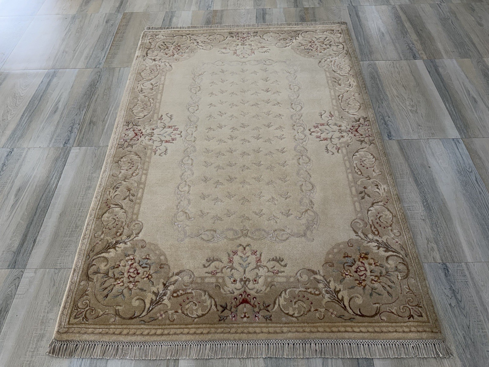 Vintage Hand Knotted Area Rug 4×6 ft Pure Wool Cream French Savonnerie Style