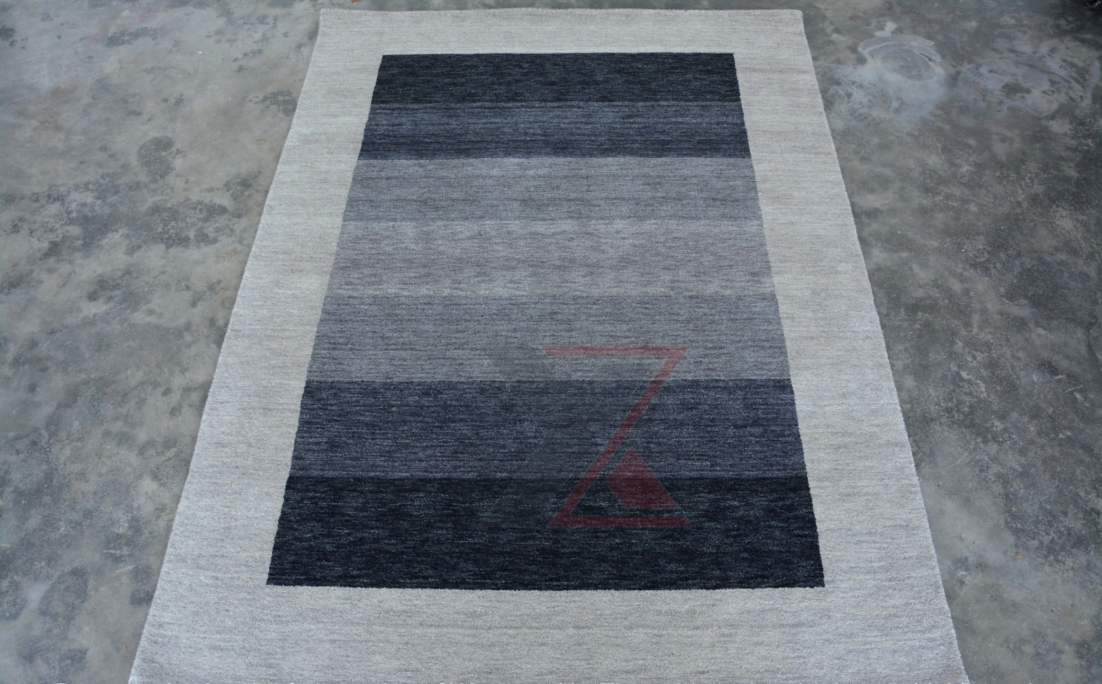 Handloom Modern Geometric Gradient Area Rug