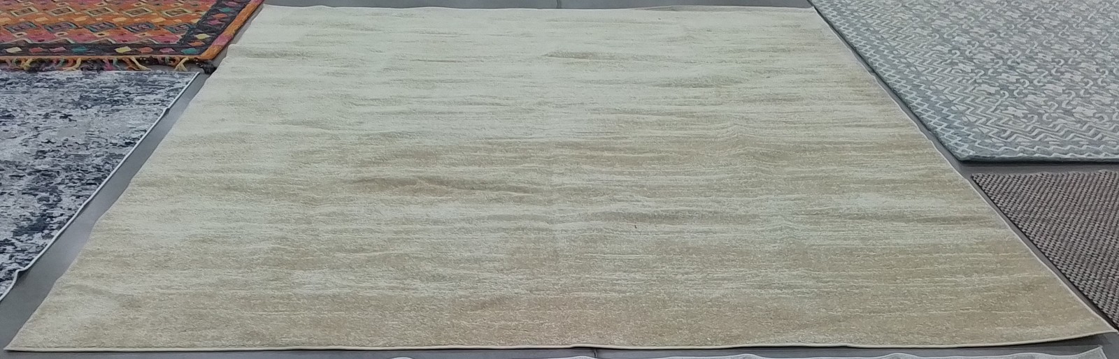 CHAMPAGNE CREM 10′-0″ x 10′-0″ Flaw in Rug Reduced Price 1172793707 ADR113W-10SQ