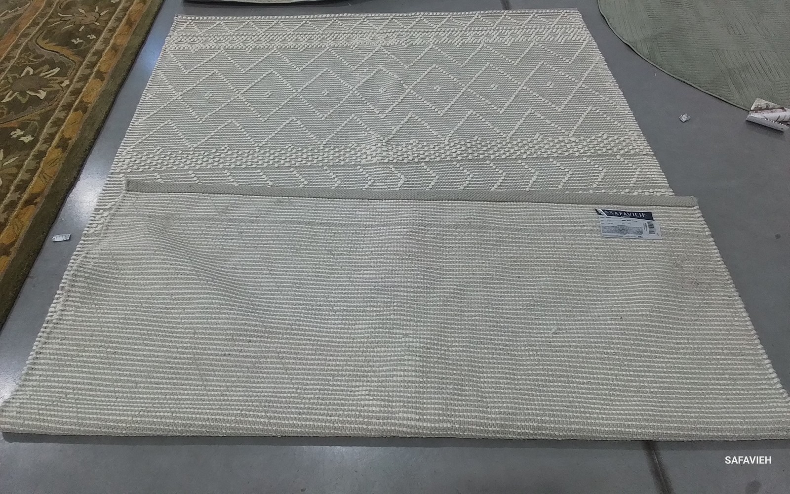 IVORY / GREY 6′-0″ x 9′-0″ Back Stain Rug, Reduced Price 1172793918 NAT686A-6