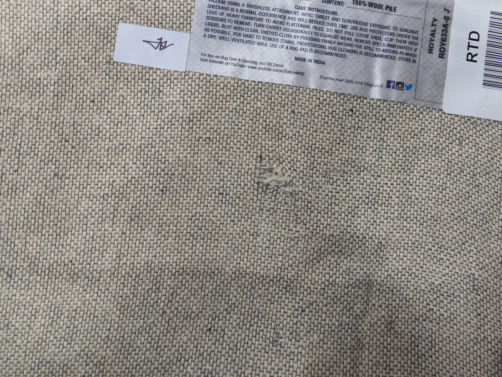 SILVER / CREAM 6′ X 9′ Damaged Rug Reduced Price 1172602942 ROY633A-6