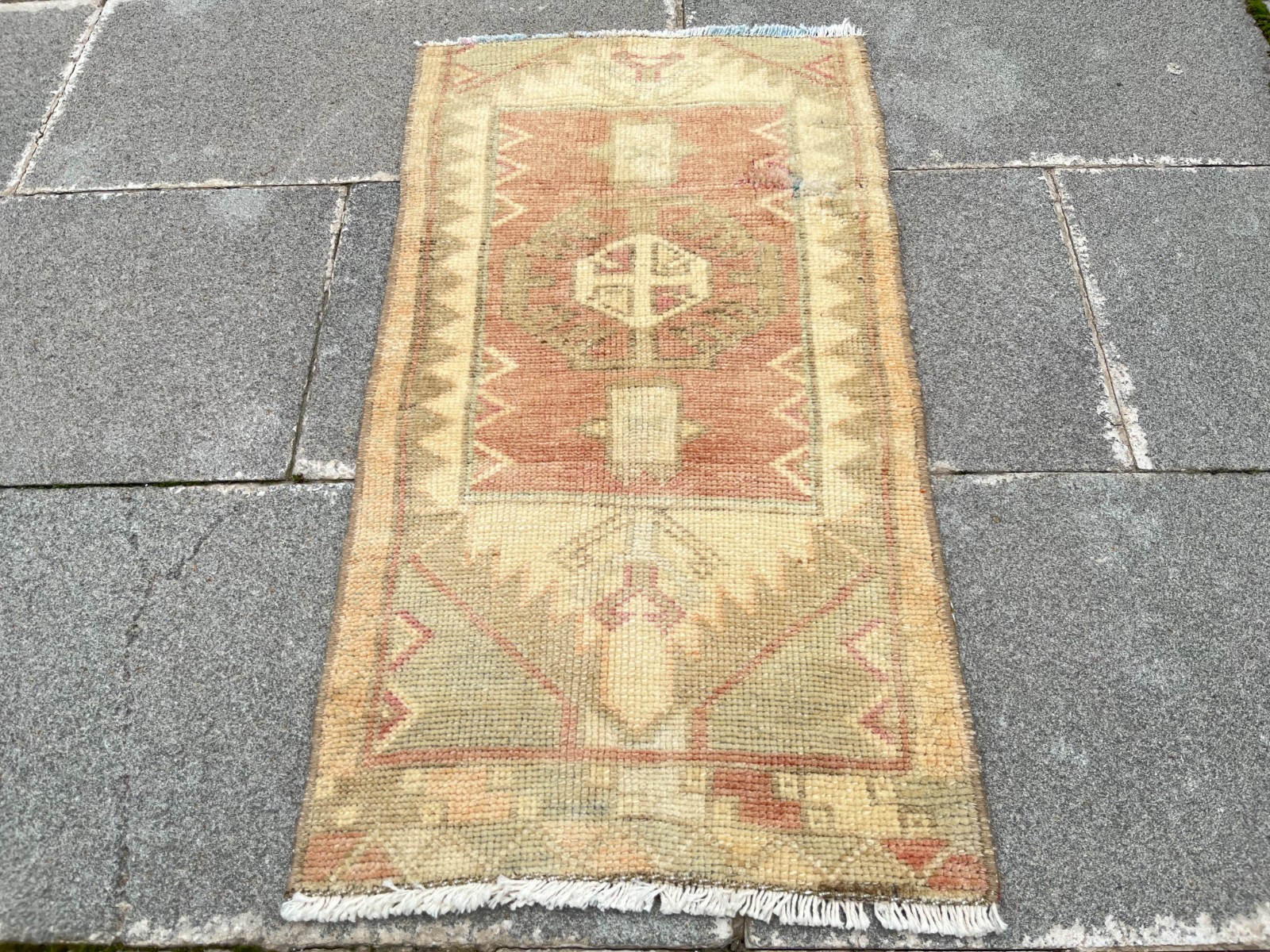 1.3×2.5 ft Vintage Turkish Oushak Rug, Small Terracotta Medallion Accent Mat