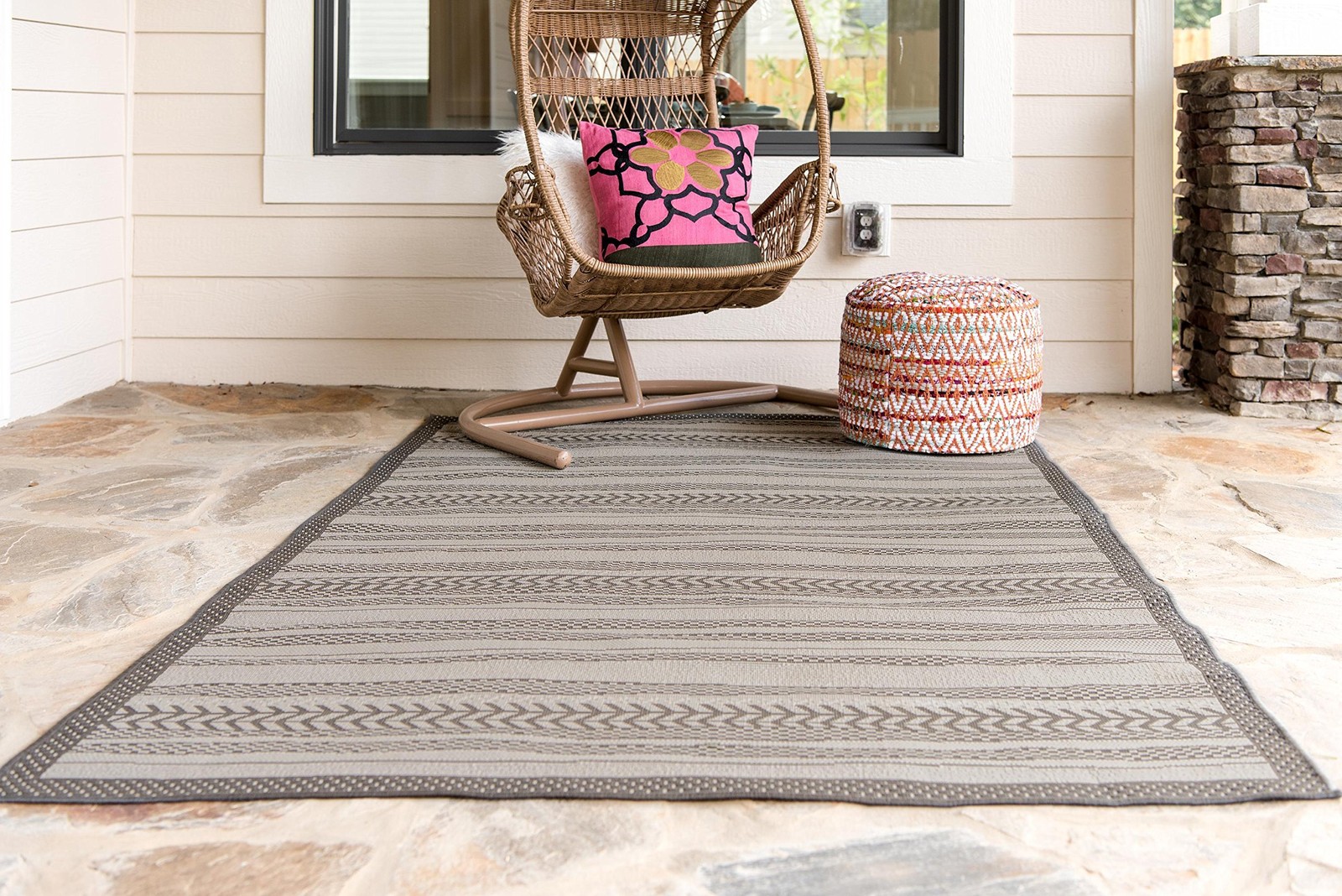 Outdoor Border Collection Area Rug – Lines (2′ 2″ x 3′ 1″ Rectangle, Gray/ Si…