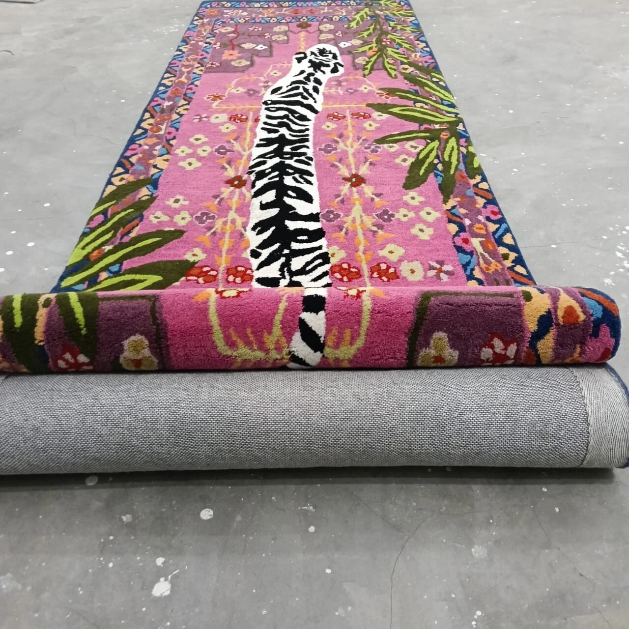 Runner Pink & Multicolor Bengal Tiger Hand Tufted Pure 100% Nz Wool Area Rug