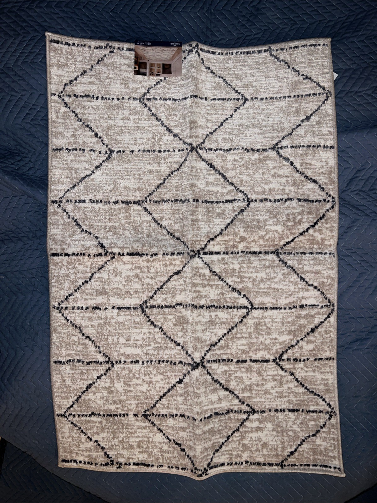 Mohawk 30″ x 45″ LINEA/Diamonds Ivory/Beige Accent Area Polyester Rug