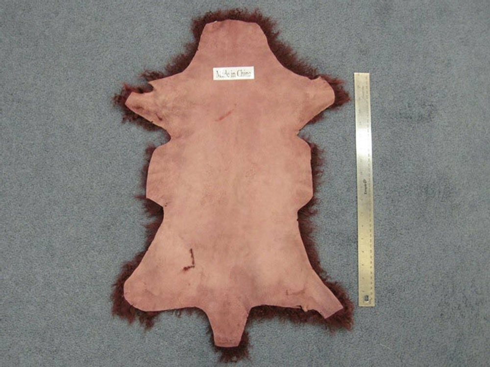 Short-Hair Tibet Lamb Skin Rug: Burgundy Red dyed throw (169-S-A003) Y1F