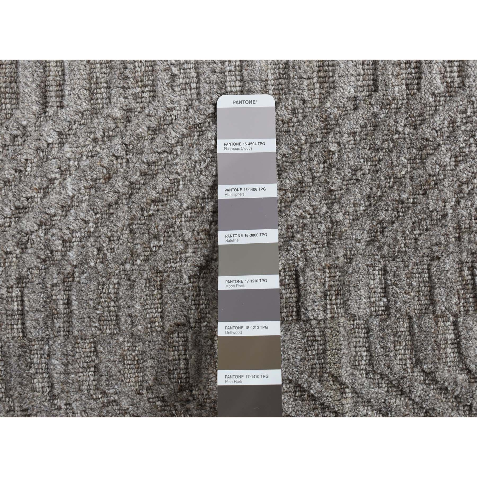 2′ x 3′ Taupe Gray Tone on Tone Chevron Design Hand Loomed Wool Rug R87835