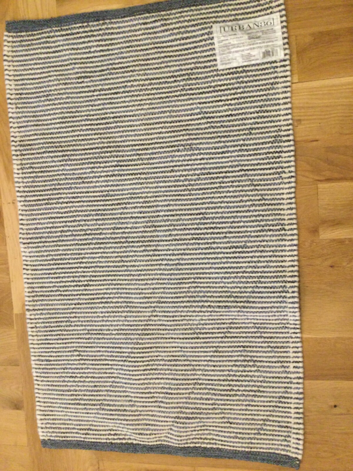 Urban 86 throw rug 27×43″ light gray Amah-3334 unique cotton/wool 3D