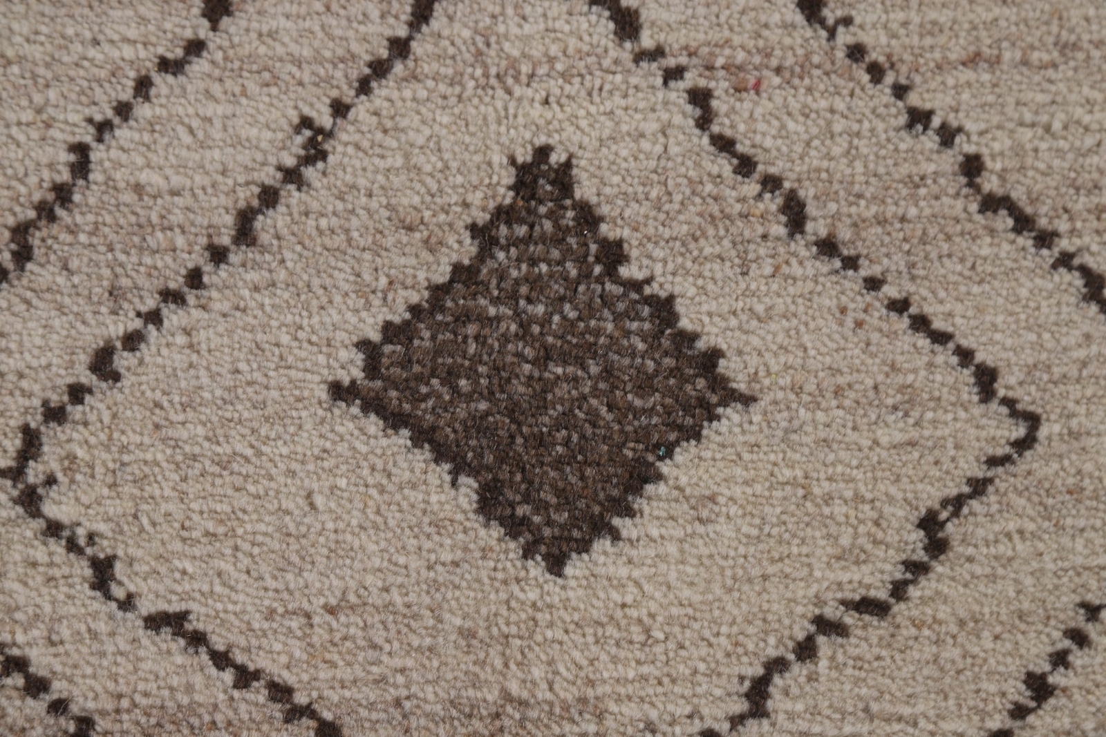 Modern Handmade Luxury Hand-Knotted Moroccan Wool Accent Rugs 5×8 ft