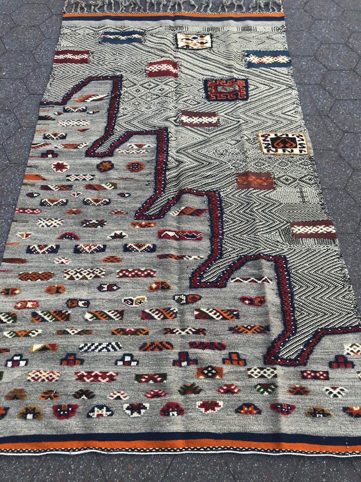 Moroccan Rug Carpet Berber Picasso – Tribal Motif – Modern Design – 7’2″ x 3’10”