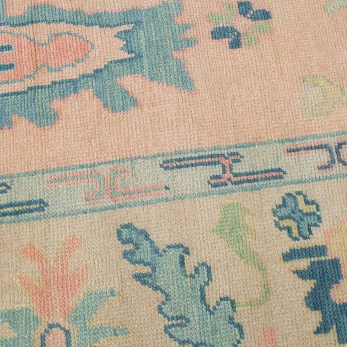 Vintage-Look Hand-Knotted Wool Rug – Pastel Pink & Teal Transitional Decor
