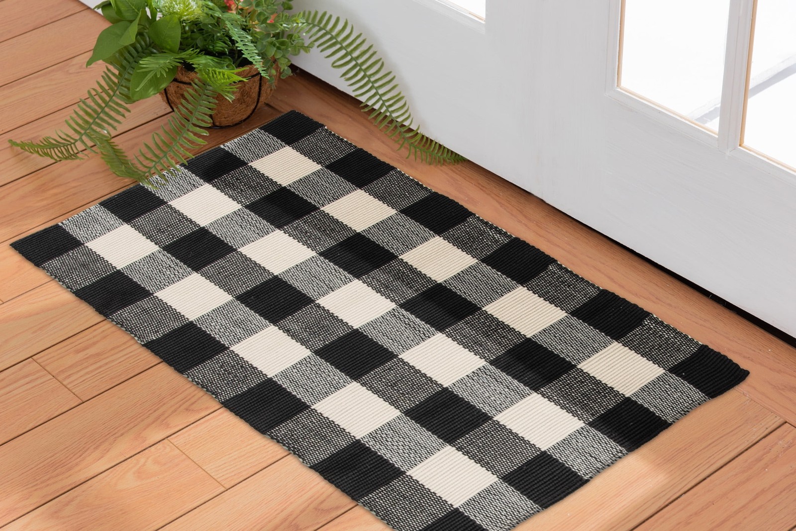 24×36 Black White Outdoor Layering Rug Durable Weather Resistant