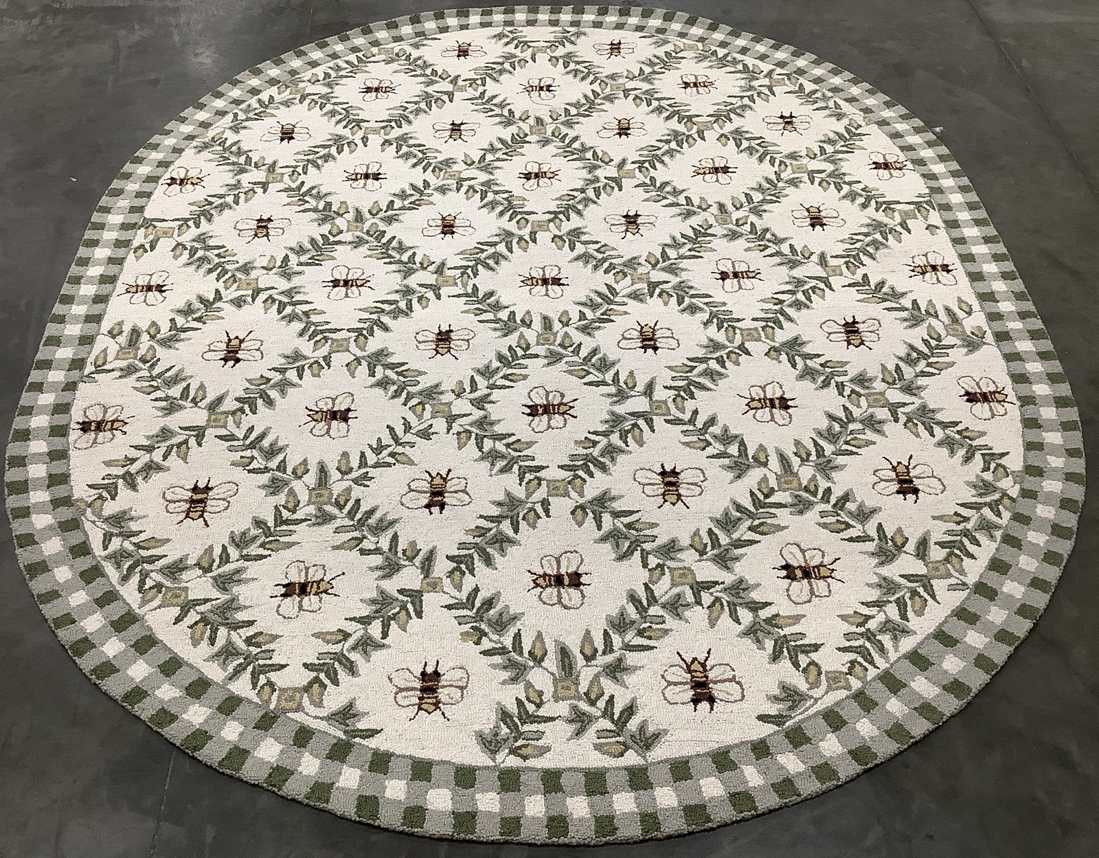 IVORY / GREEN 7′-6″ x 9′-6″ Hole in Rug, Reduced Price 1172685971 HK55A-8OV