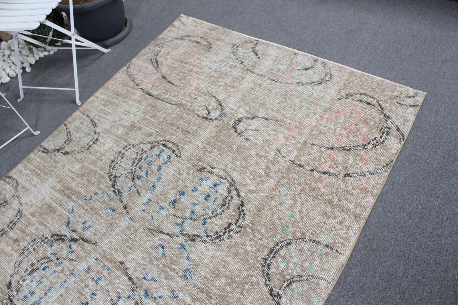 Turkish Area Rug 4,6×8,3 ft (140×252 cm), Vintage Brown Abstract Wool Rug