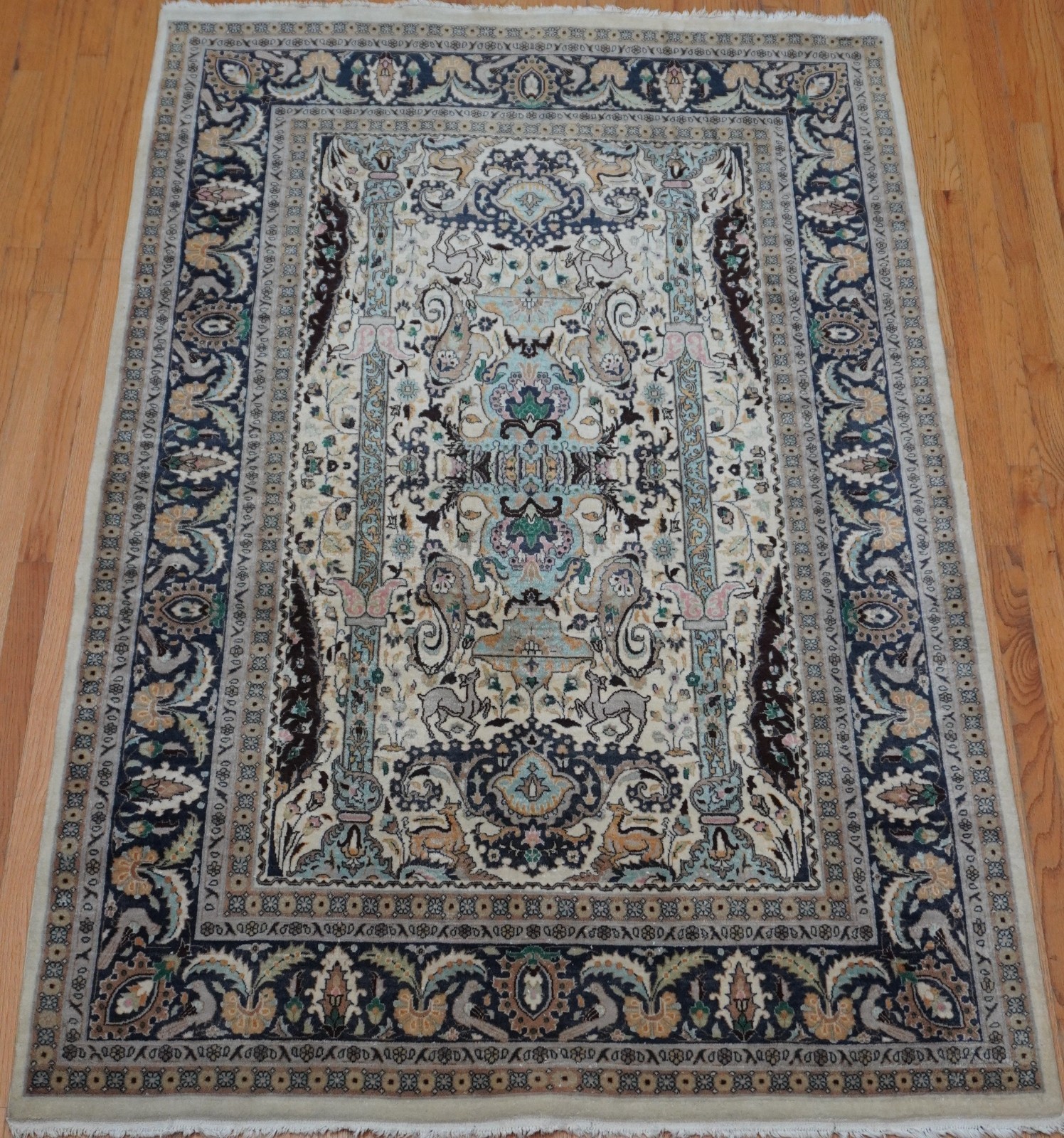 Beautiful Hand Knotted Wool Oriental Rug with Deer Animals 4’8″ x 7′